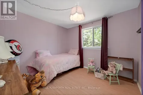 25 Seabrooke Drive Ottawa ON K2L 2H8
