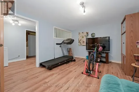 25 Seabrooke Drive Ottawa ON K2L 2H8