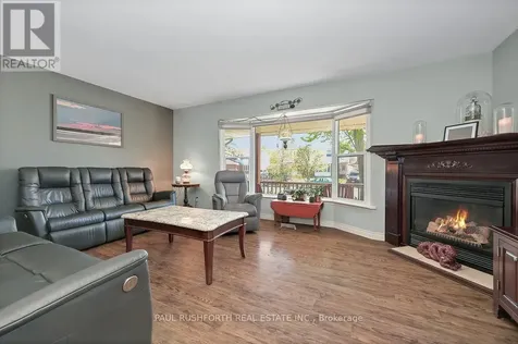 25 Seabrooke Drive Ottawa ON K2L 2H8