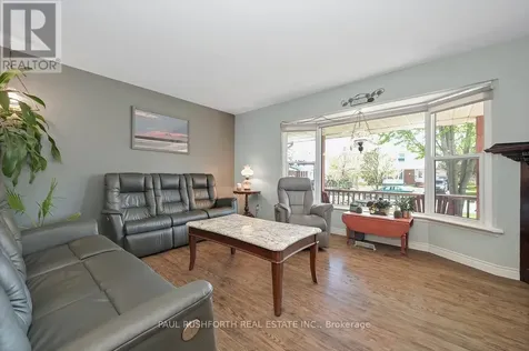 25 Seabrooke Drive Ottawa ON K2L 2H8