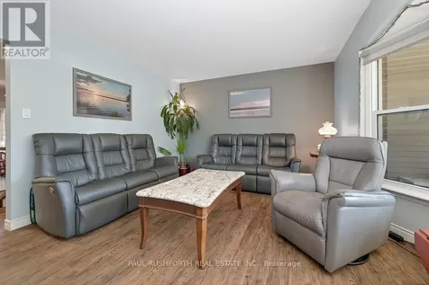25 Seabrooke Drive Ottawa ON K2L 2H8