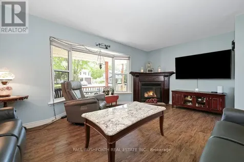 25 Seabrooke Drive Ottawa ON K2L 2H8