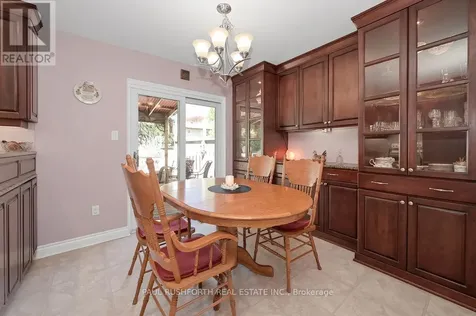 25 Seabrooke Drive Ottawa ON K2L 2H8