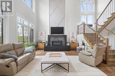 589 Shoreway Drive Ottawa ON K4P 0G3