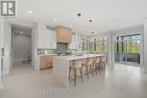 589 Shoreway Drive Ottawa ON K4P 0G3