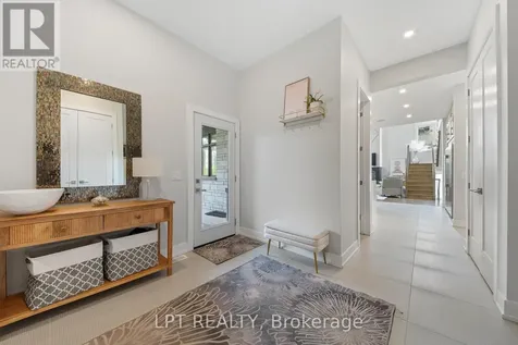 589 Shoreway Drive Ottawa ON K4P 0G3