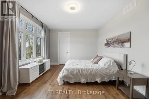 589 Shoreway Drive Ottawa ON K4P 0G3