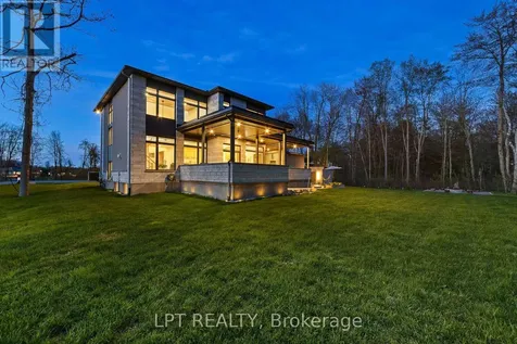 589 Shoreway Drive Ottawa ON K4P 0G3