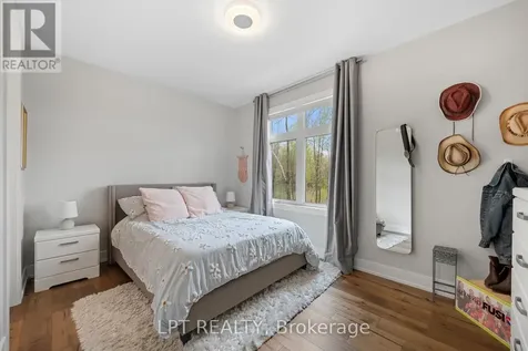 589 Shoreway Drive Ottawa ON K4P 0G3