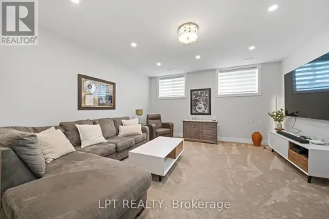 589 Shoreway Drive Ottawa ON K4P 0G3