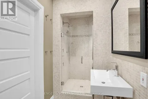 267 Stewart Street North Ottawa ON K1N 6K3