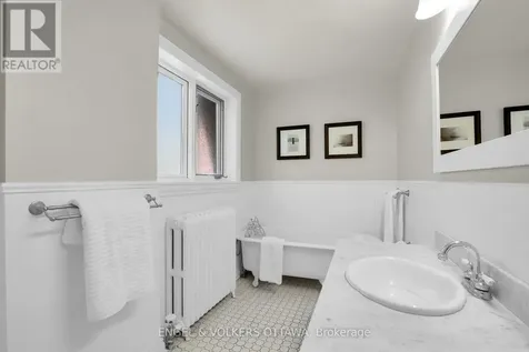 267 Stewart Street North Ottawa ON K1N 6K3