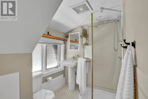 267 Stewart Street North Ottawa ON K1N 6K3