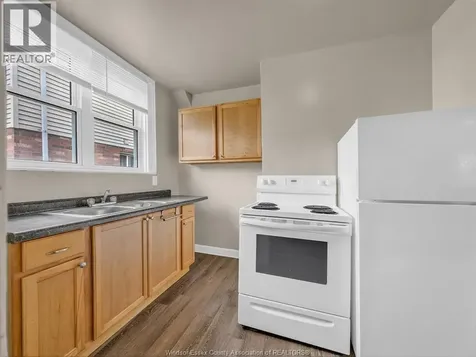 669 Park Street West Windsor ON N9A 5V7
