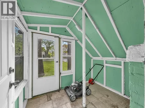 669 Park Street West Windsor ON N9A 5V7