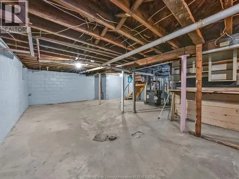 669 Park Street West Windsor ON N9A 5V7