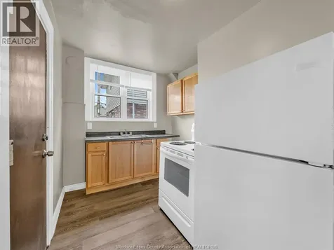 669 Park Street West Windsor ON N9A 5V7