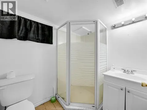 3999 Grand Marais Windsor ON N9A 3J8