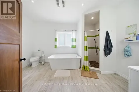 5 Echo Villa Avenue Brantford ON N3S 6X8
