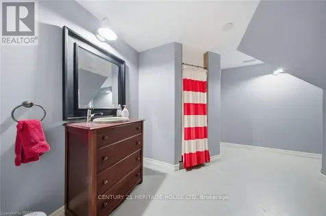 5 Echo Villa Avenue Brantford ON N3S 6X8