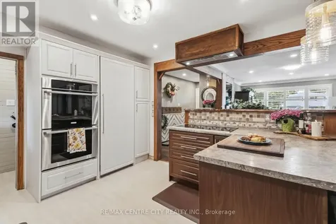 70 Brentwood Crescent London North (north J) ON N6G 1X2