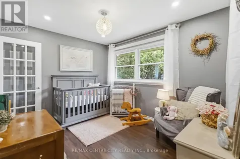 70 Brentwood Crescent London North (north J) ON N6G 1X2