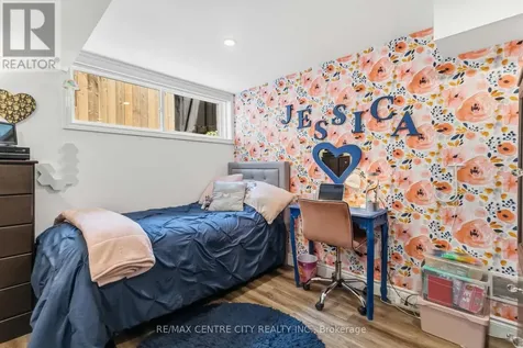70 Brentwood Crescent London North (north J) ON N6G 1X2