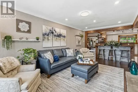70 Brentwood Crescent London North (north J) ON N6G 1X2