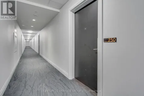 555 William Graham Drive Aurora ON L4G 7C4