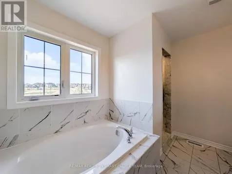 12 Fenn Crescent New Tecumseth ON L9R 0X1