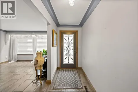 1670 Campbell Avenue Windsor ON N9B 2K6