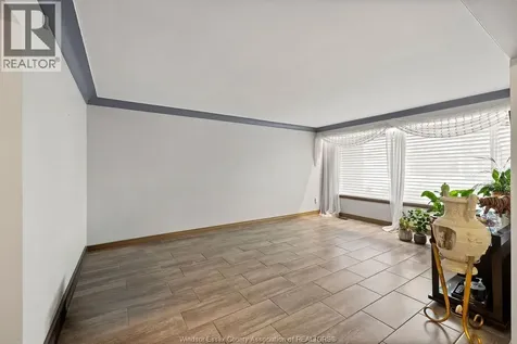 1670 Campbell Avenue Windsor ON N9B 2K6
