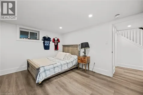 1390 Halifax Place Burlington ON L7S 1J6