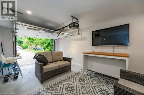 1390 Halifax Place Burlington ON L7S 1J6