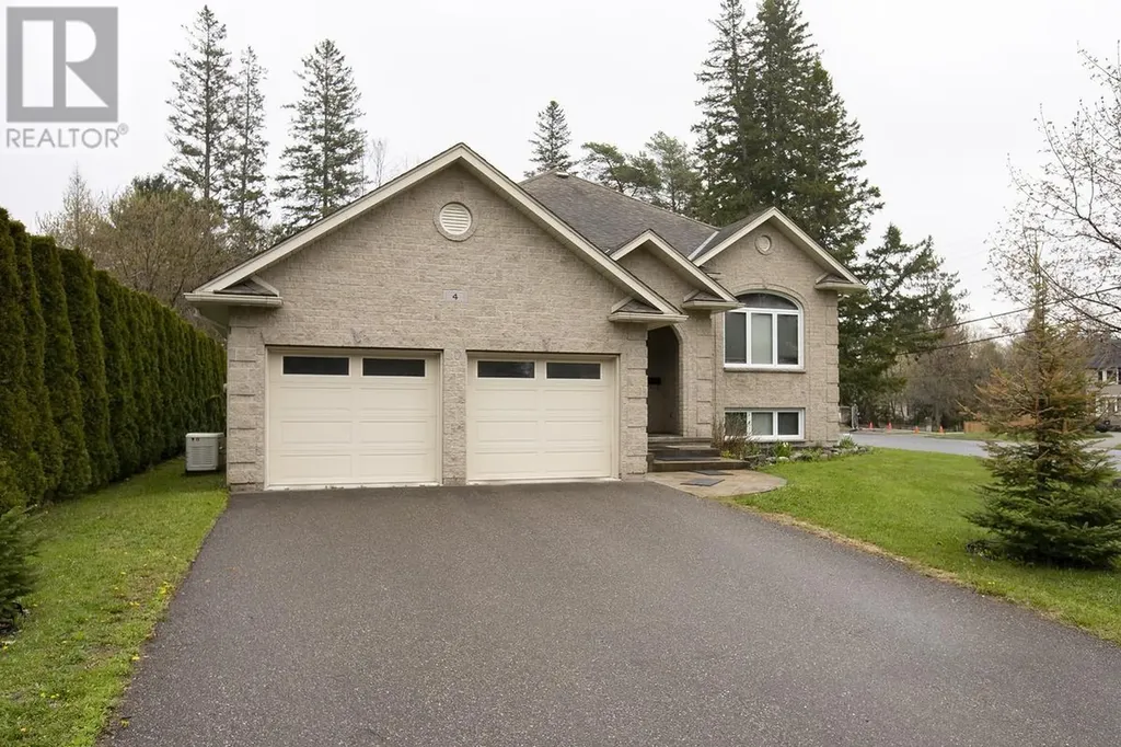 4 Parkdale Drive Sault Ste. Marie ON P6A 5P8