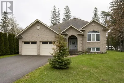 4 Parkdale Drive Sault Ste. Marie ON P6A 5P8