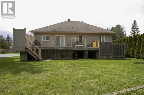 4 Parkdale Drive Sault Ste. Marie ON P6A 5P8