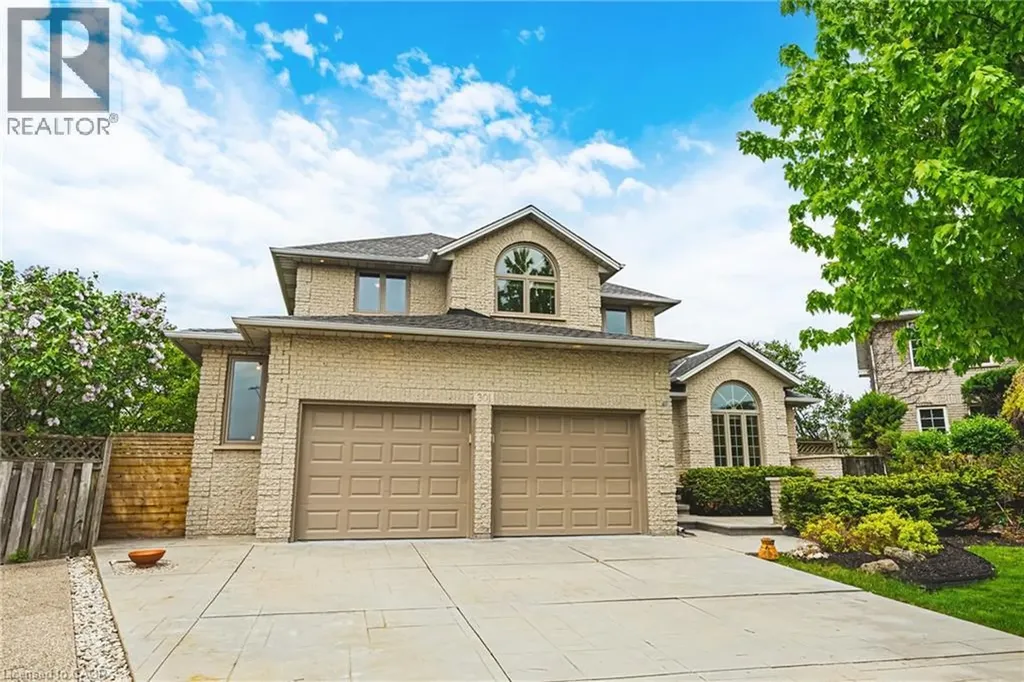 301 Parkwood Crescent Hamilton ON L8V 5B5