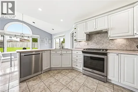 301 Parkwood Crescent Hamilton ON L8V 5B5
