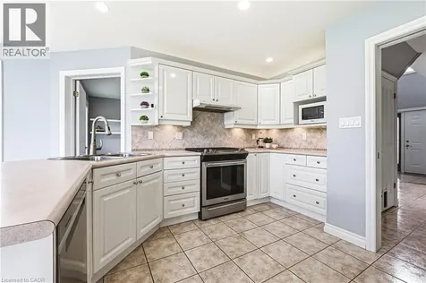 301 Parkwood Crescent Hamilton ON L8V 5B5