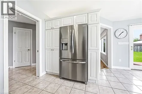 301 Parkwood Crescent Hamilton ON L8V 5B5