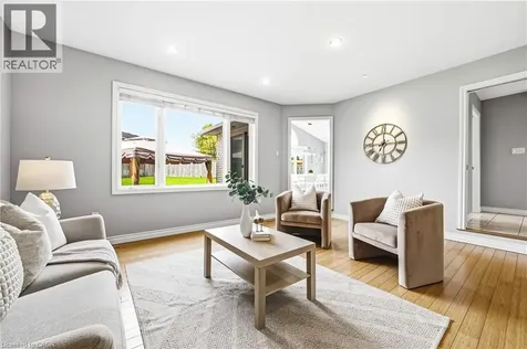 301 Parkwood Crescent Hamilton ON L8V 5B5
