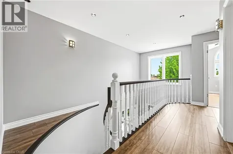 301 Parkwood Crescent Hamilton ON L8V 5B5