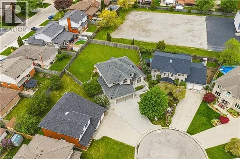 301 Parkwood Crescent Hamilton ON L8V 5B5