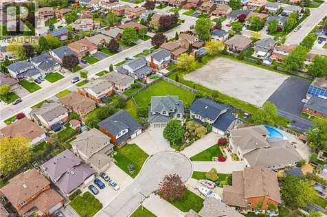 301 Parkwood Crescent Hamilton ON L8V 5B5