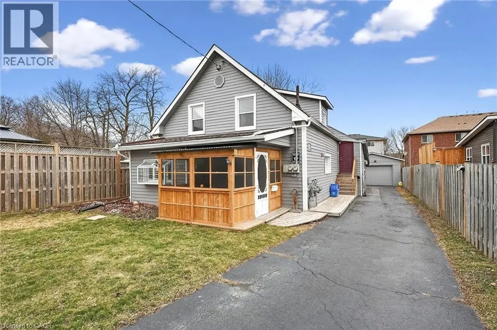 93 Walnut Street Brantford ON N3T 1H3