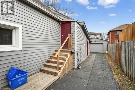 93 Walnut Street Brantford ON N3T 1H3