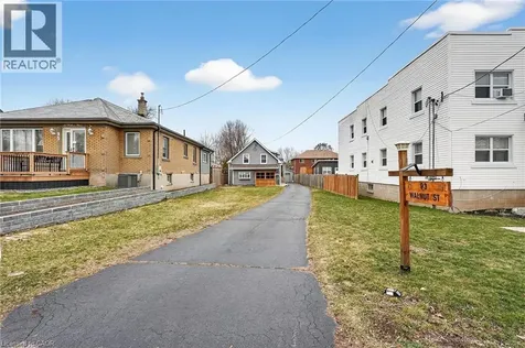 93 Walnut Street Brantford ON N3T 1H3