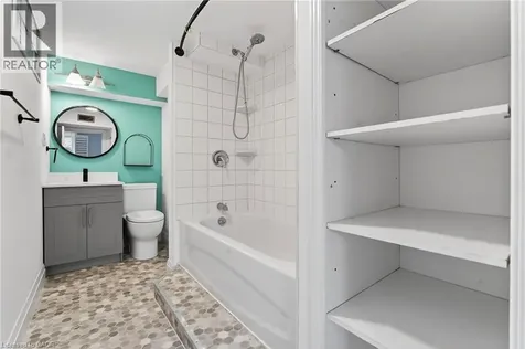 93 Walnut Street Brantford ON N3T 1H3