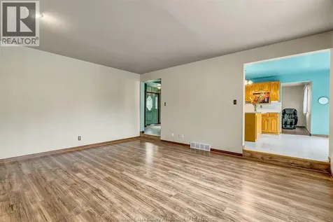 2862 Mangin Crescent Windsor ON N9E 4K9